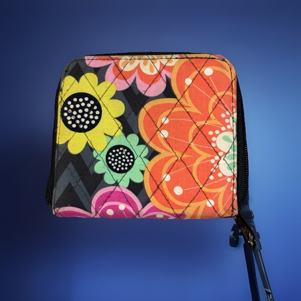Vera Bradley Zip‎ Around Wallet Floral Quilted Coin Purse Card Holder Wallet - Picture 2 of 4